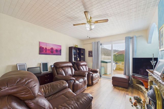 7 Kinniside Avenue, Whitehaven photo 3