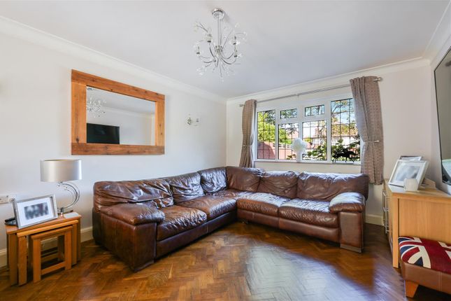 39, Yew Tree Bottom Road, Epsom Downs photo 4