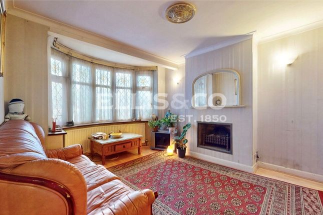 3, Runnymede Gardens, Greenford photo 4