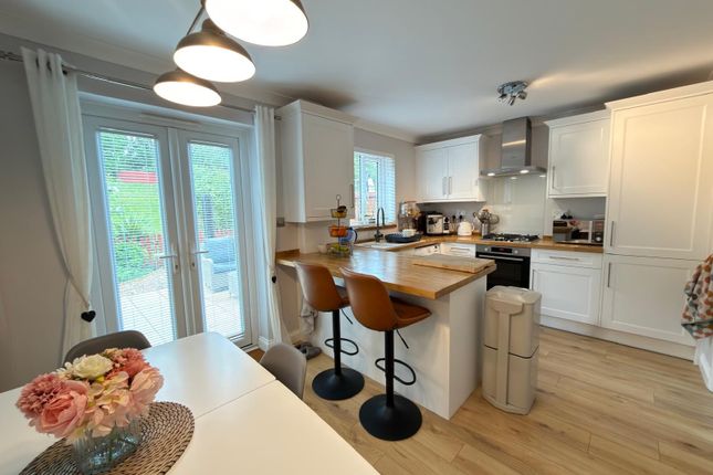 15, Clover Gardens, Stamford photo 3