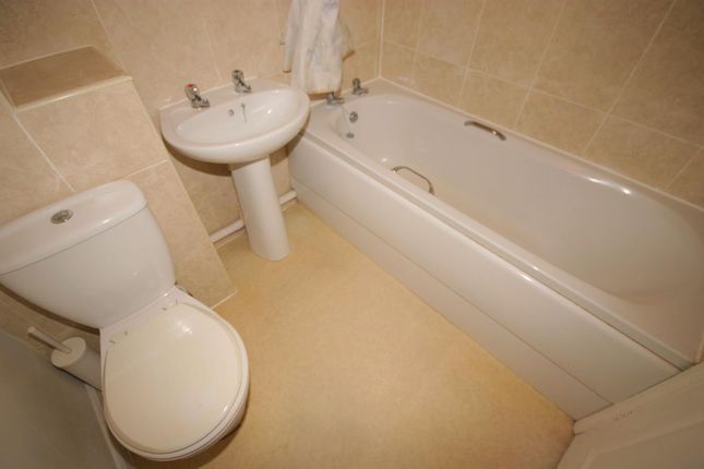 42, Dovedale, Bushmead, Luton photo 4
