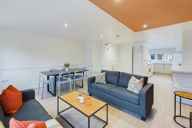 A Spacious And Stylish Modern Living Room Perfect ...