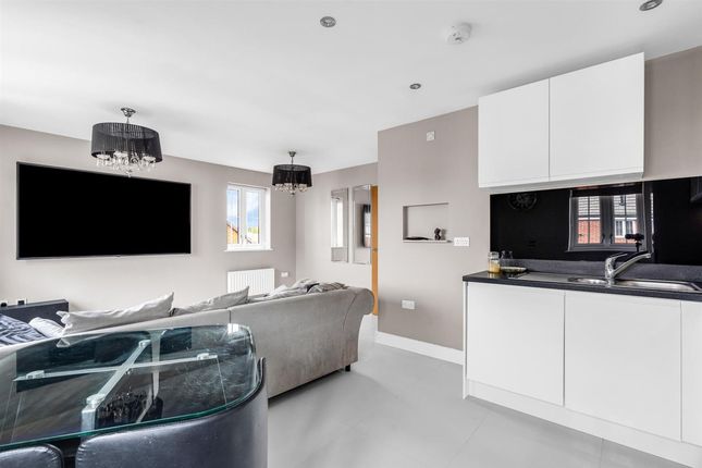 8 Mucklestone House Keen Avenue, Buntingford photo 4