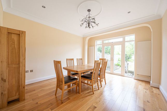 VENTNOR DRIVE, Totteridge photo 3
