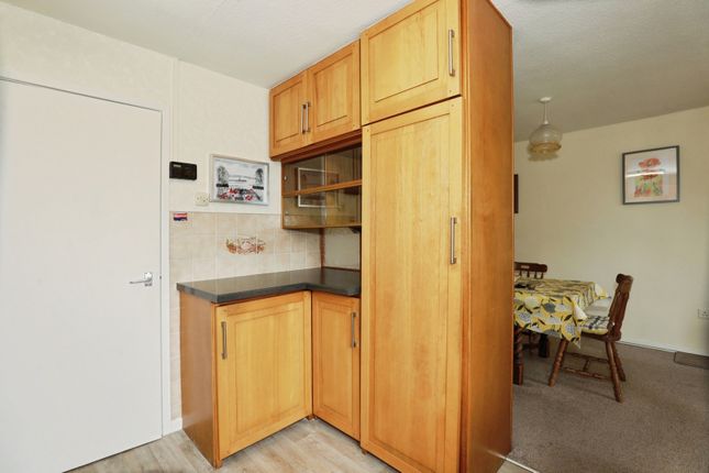 42, Woodnoth Drive, Crewe photo 3
