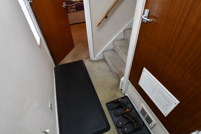 Flat for sale in St. Clairs Road, Croydon