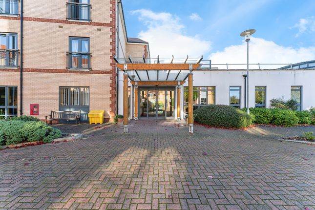 2-bed flat on Flat 39, Abbeyfield Girton Green,, Wellbrook Way, Cambridge, £100,000