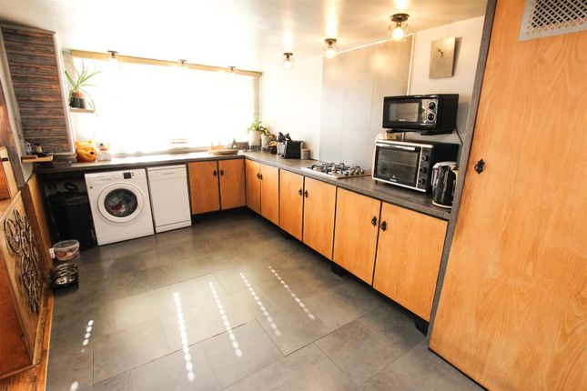 147, Shadyside, Doncaster photo 2