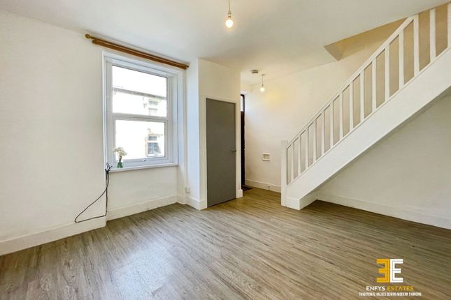 15, Bell Cottages, Penmaenmawr photo 4