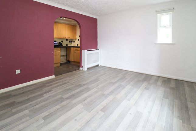 Flat 2, Churchill Court, King's Lynn photo 4