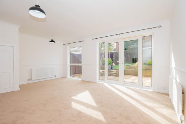 12, Eskdale Way, Camberley photo 3