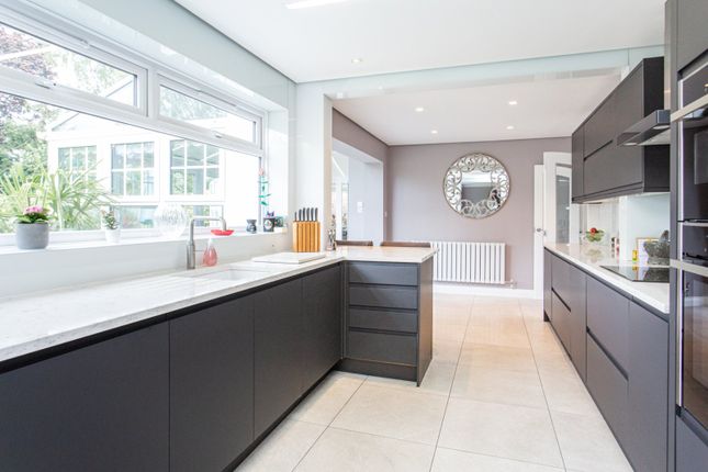 3, Orchard Close, Ashford photo 4