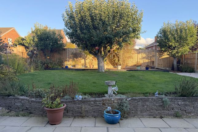 39 Digby Drive, Tewkesbury photo 2