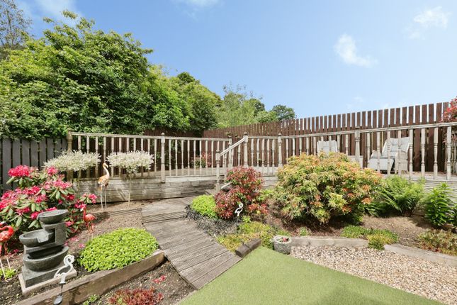 52, North Larches, Dunfermline photo 4