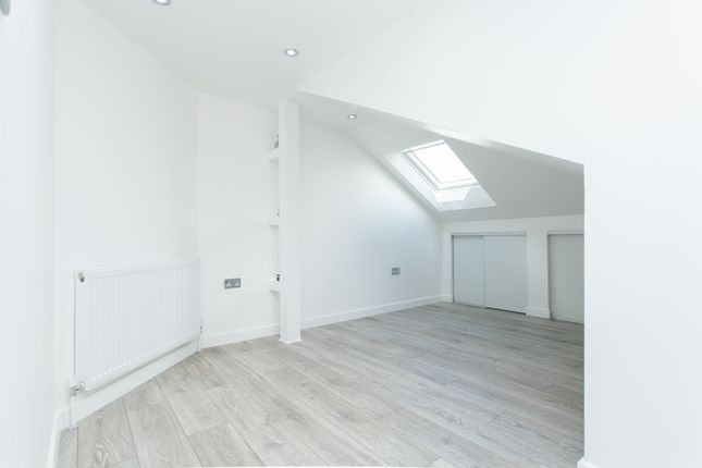 Flat 6, 40, Methuen Park, London photo 4
