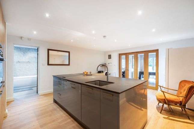 13, High Ash Crescent, Leeds photo 4