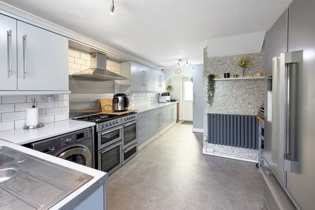32, Plaistow Close, Stanford-le-hope photo 3