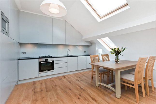 Flat to rent in Fulham Palace Road, Fulham, London