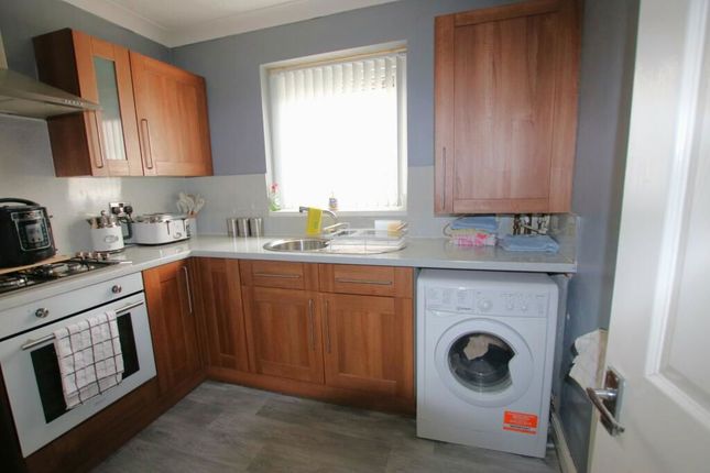 29A, Roe Lee Park, Blackburn photo 4