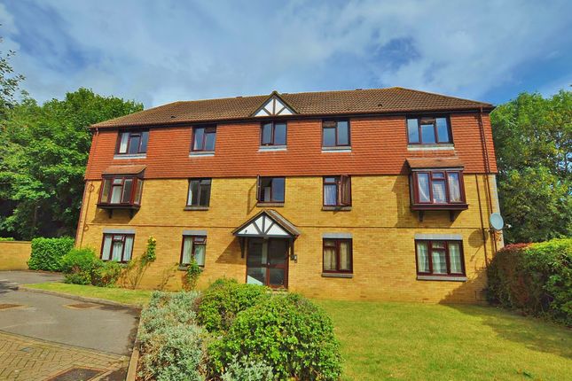 Thumbnail Flat to rent in Ladygrove Drive, Guildford, Surrey