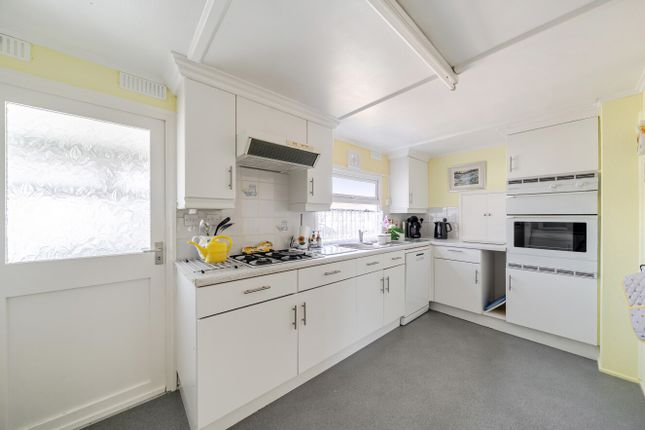 15 Windsor Way,, Broadway Park, Lancing photo 5