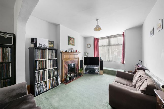 43, St. Johns Road, Uxbridge photo 3