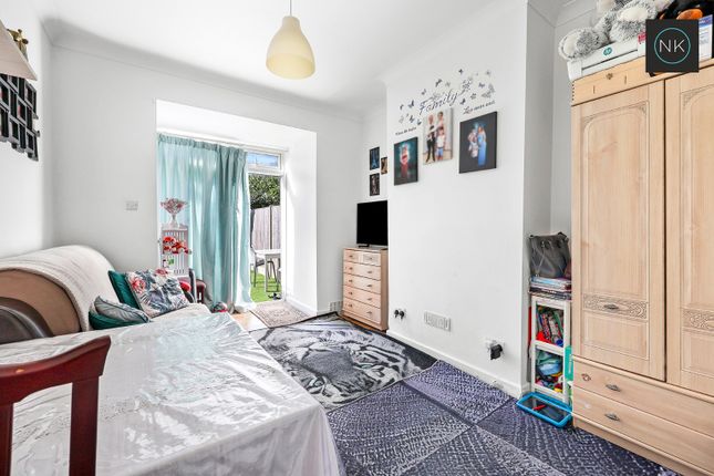 37 Shere Road, Gants Hill, Essex photo 3