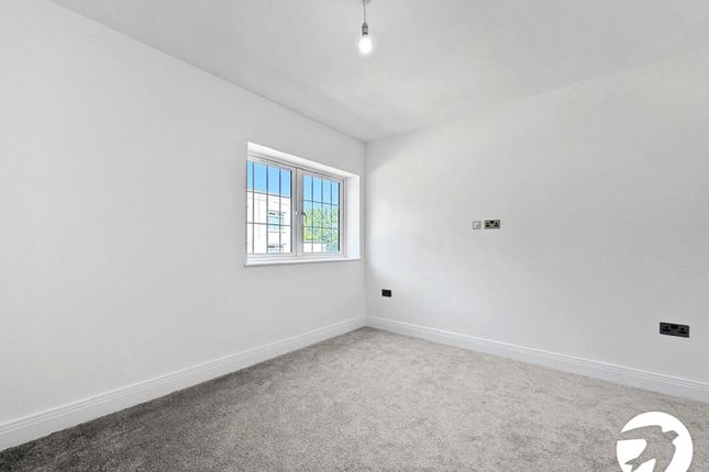 65, Eaglesfield Road, London photo 4