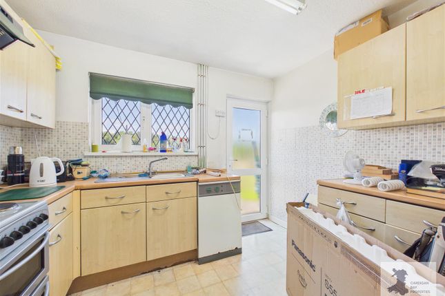 80, Brynglas, Cardigan photo 3