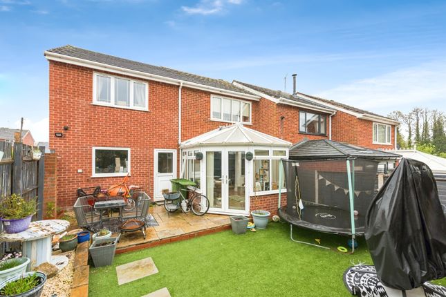 End terrace house for sale in Meadow Close, Kingsbury, Tamworth