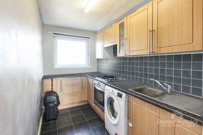 Flat to rent in Kernow Close, Torpoint