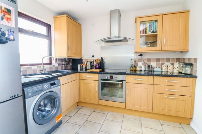 22 Twinwood Road, Bedford photo 3
