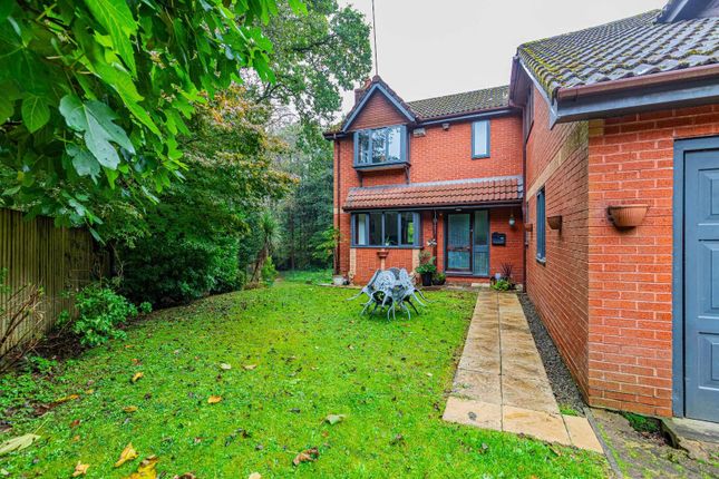 7, Churchill Close, Cardiff photo 2