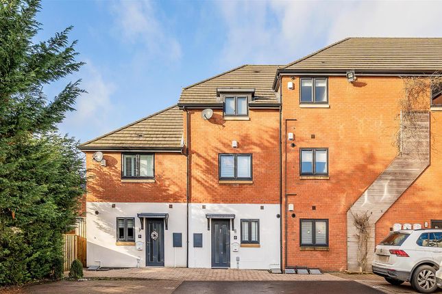 Town house for sale in Trinity Way, Shirley, Solihull