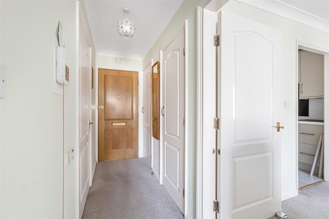 9, St Catherines Court, Bishop's Stortford photo 4