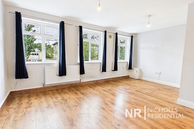 92a, Chessington Road, West Ewell photo 2