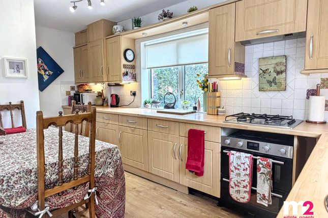 1, Poplars Close, Abergavenny photo 4