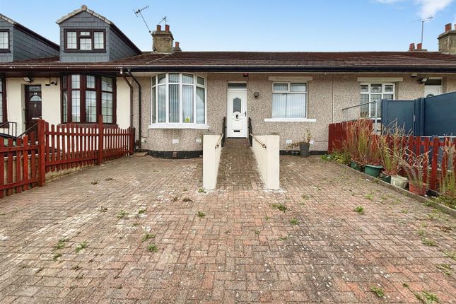 2-bed house on 25, Hawes Drive, Bradford, £175,000