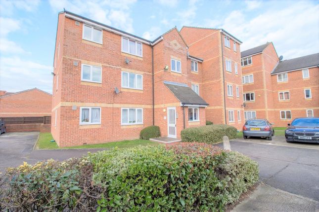 Flat for sale in Linwood Crescent, Enfield