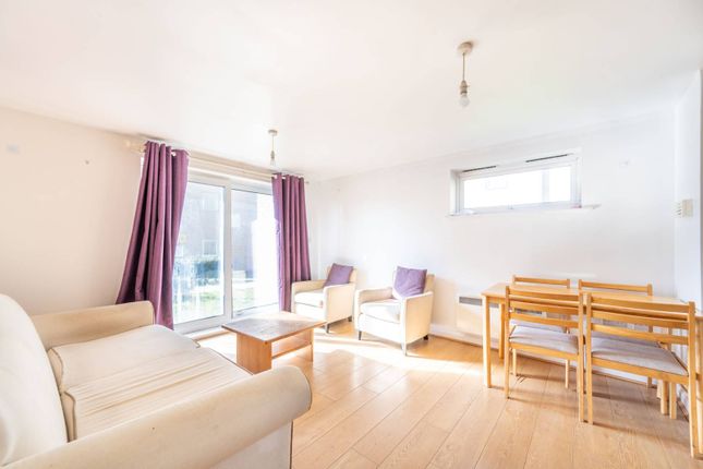 Wellspring Crescent, Wembley photo 3