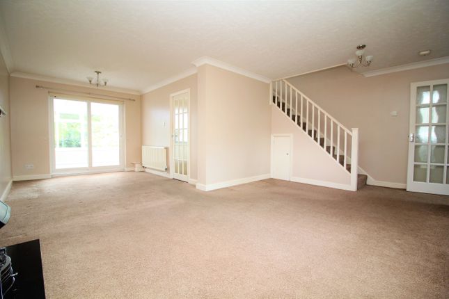 84, Crundale Way, Margate photo 3