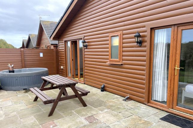 Luxury Bespoke Lodge, Hull photo 4