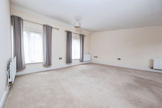 6, Whitehead Way, Buckingham photo 2
