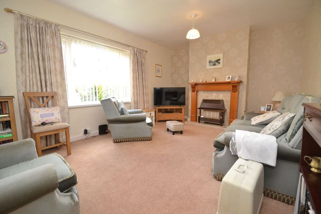 24 Harper Grove, Idle photo 3
