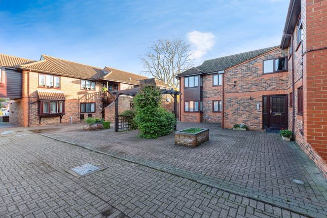 15, Rectory Court, Sandy photo 4