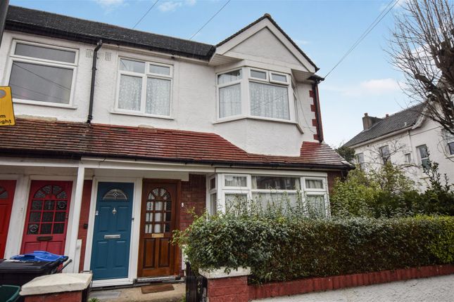 2-bed flat on 2, Marlborough Close, Colliers Wood, £375,000