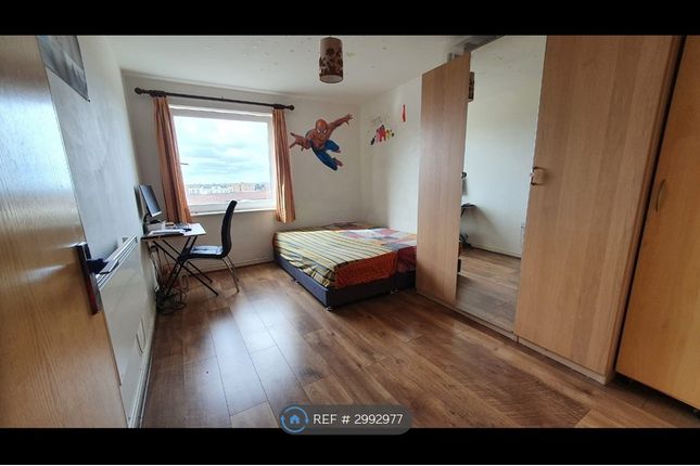 Flat  Berberis House, Berberis House Highfield Road, Feltham photo 2