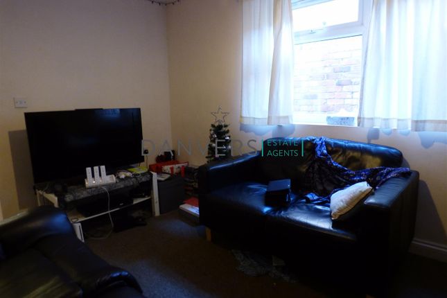 Terraced house to rent in Hinckley Road, Leicester