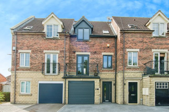 Town house for sale in Orchard Grove, Whitwood, Castleford