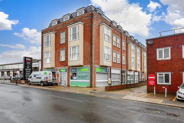 Flat for sale in South Street, Newport, Isle Of Wight